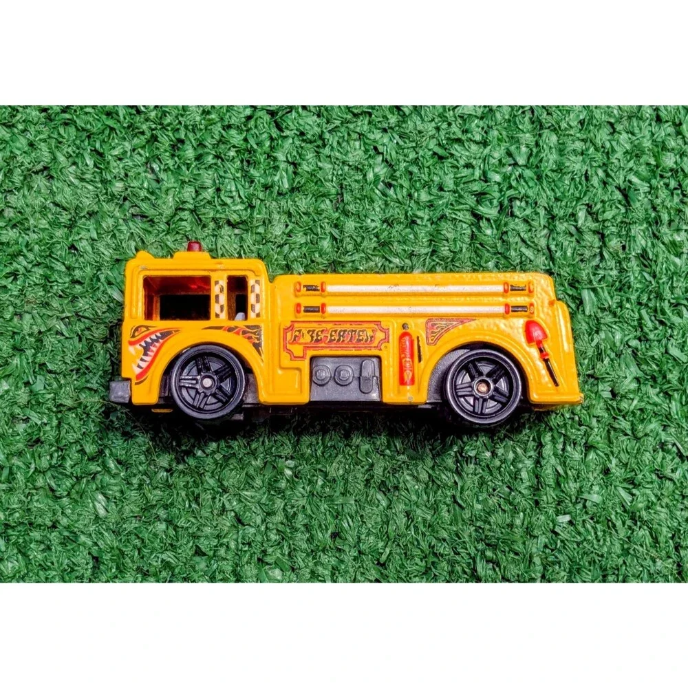 1976 Design Ed. Mattel Hot Wheels Yellow Fire Eater Engine Truck 1186MJ,1,NL Toy